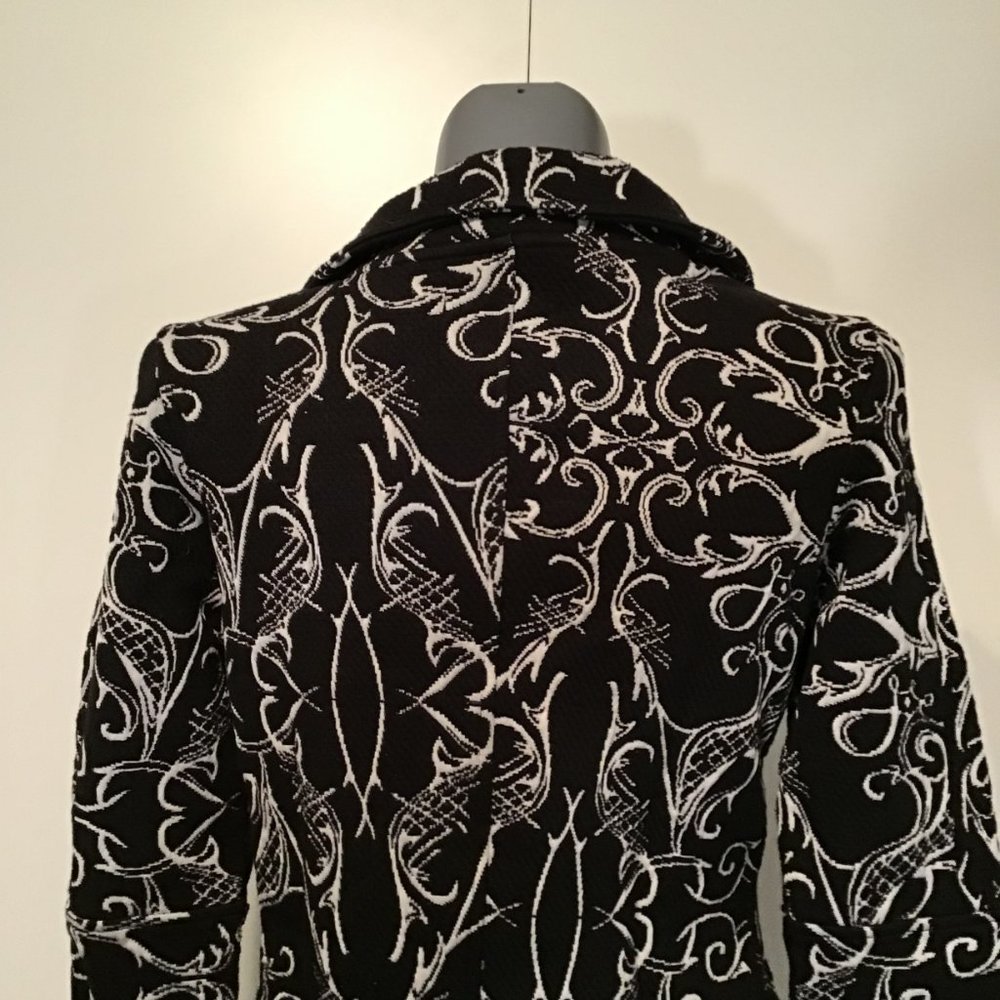 Tonia Debillis Roxie Jacket Logo Damask in Black and Ivory  Size M - Picture 9 of 12